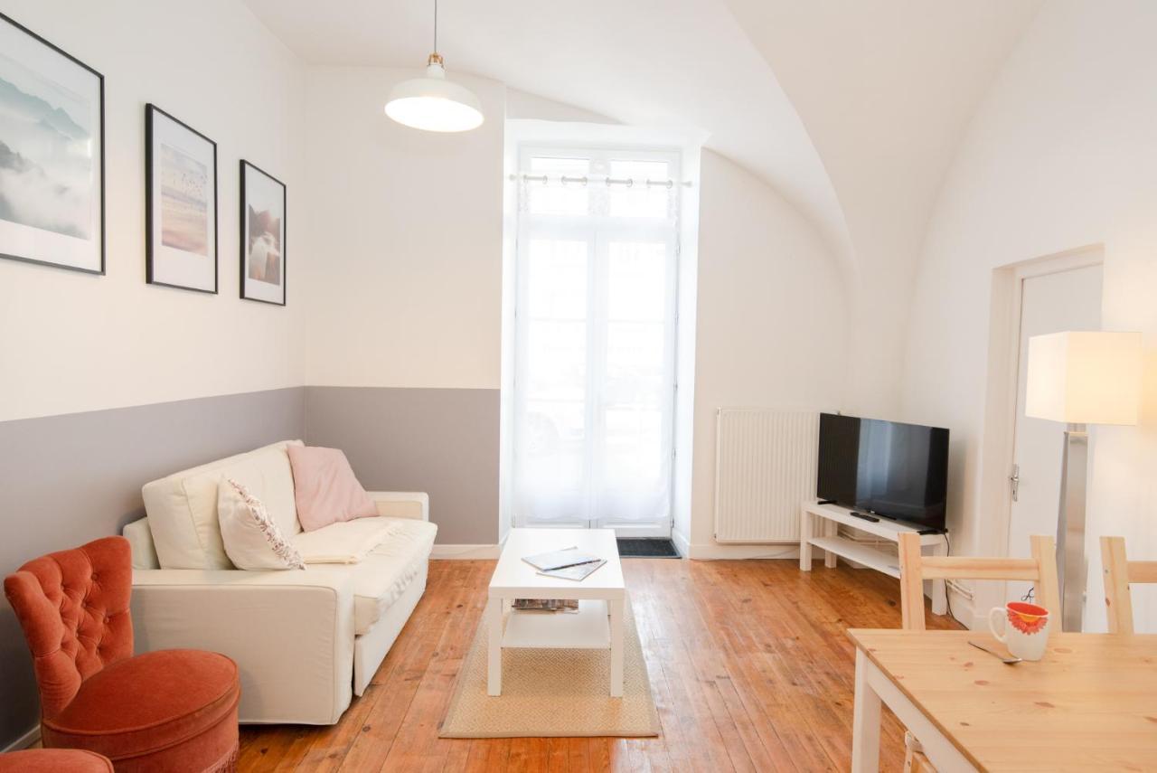Appartement Issoire centre, T2 Bergère avec parking Extérieur photo